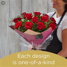 12 Luxury Red Rose Handtied